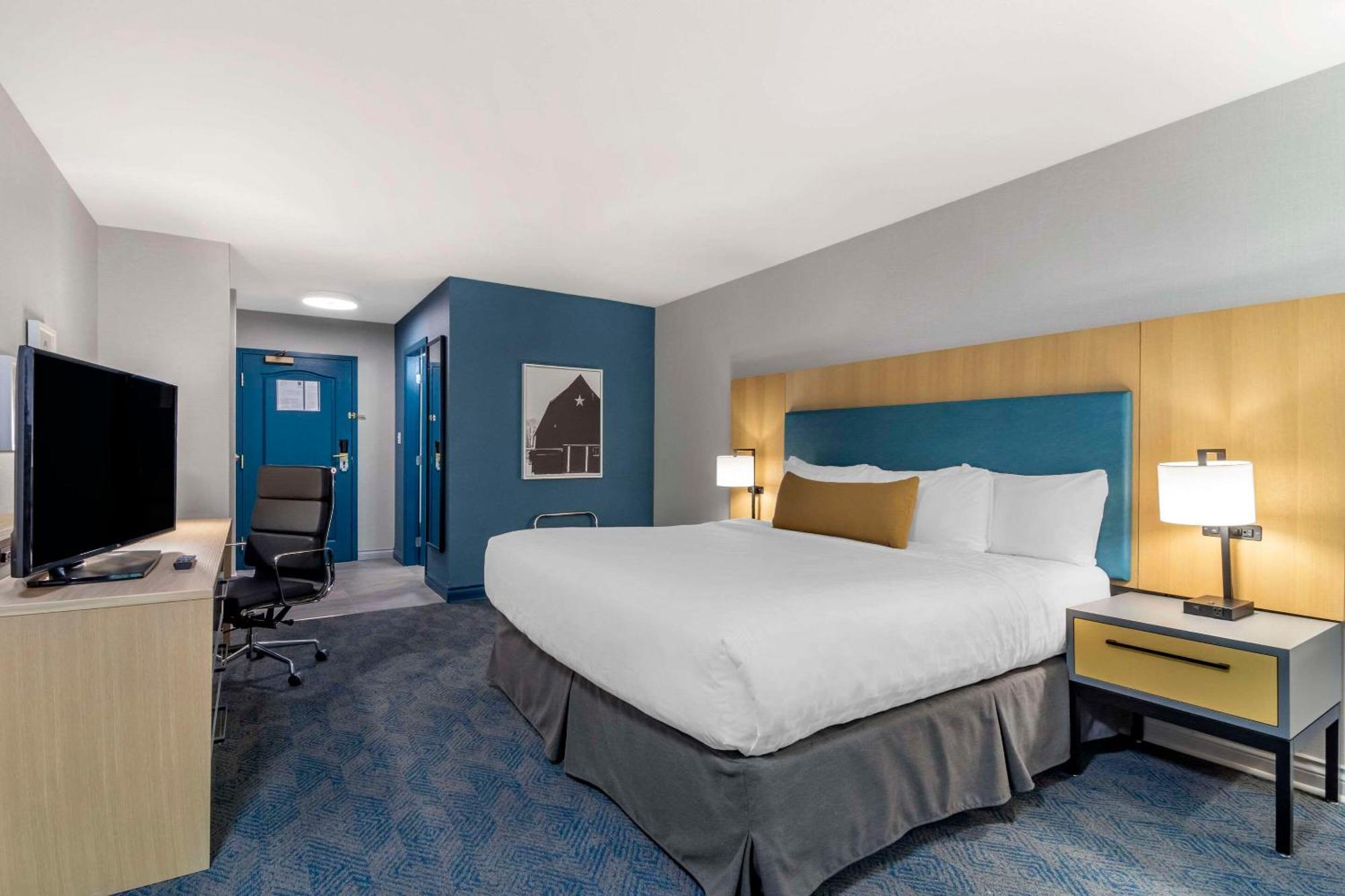 Clarion Hotel & Conference Centre Abbotsford Exterior photo